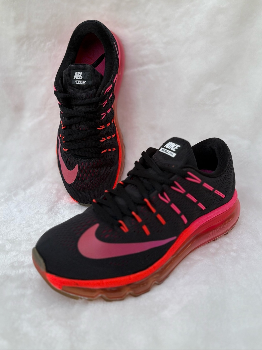 Nike Women’s Black and Pink Gradient Air Max Running Sneakers